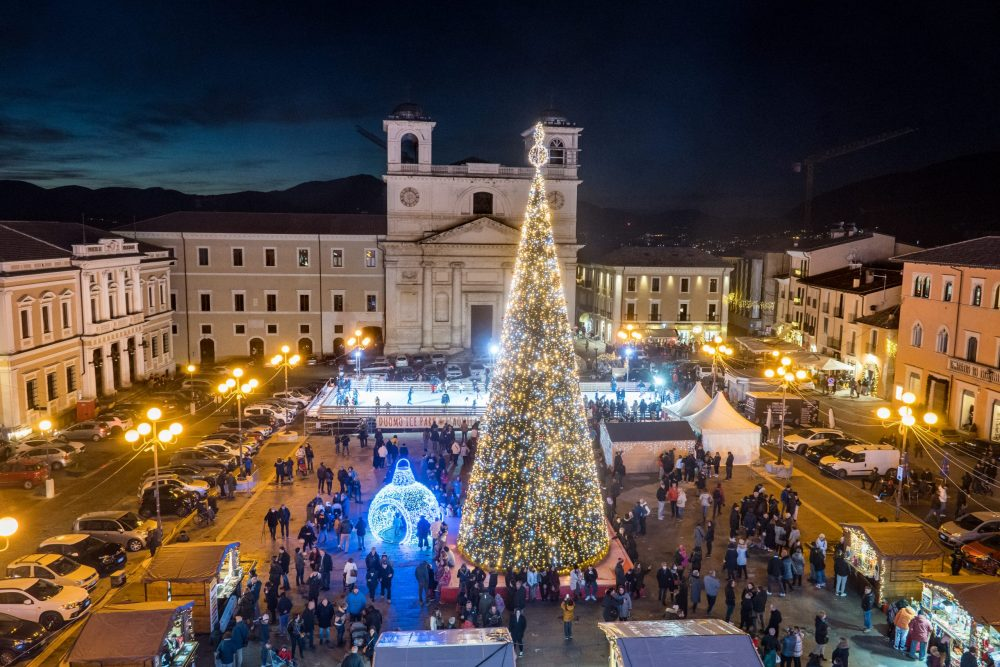 Eventi natalizi Abruzzo
Esperienze natalizie in treno
Borghi natalizi Abruzzo
Tradizioni natalizie abruzzesi
Itinerari natalizi Abruzzo
mercatini di natale in giornata
mercatini di natale più belli
